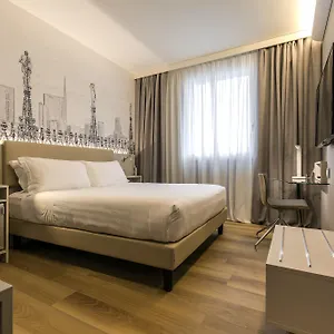 Hotel 43 Station, Milán